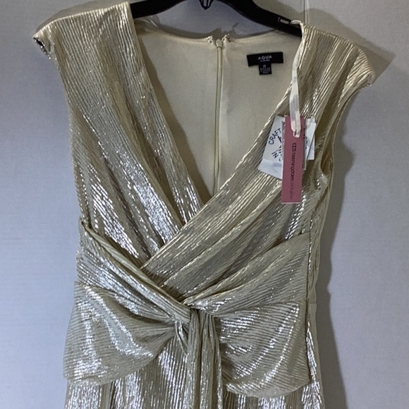 AQUA
Metallic Cap Sleeve Gown - 100% Exclusive - Picture 2 of 9